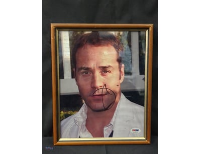 AUTOGRAPHED PHOTOGRAPH OF JEREMY PIVEN.

Item Size...