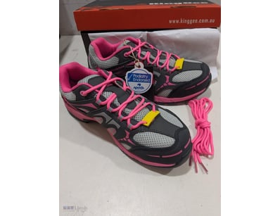 King Gee K26800 Comp-Tec safety work shoes, size 9...