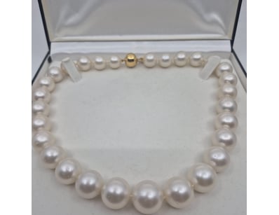 Prestige Jewellery (A978) - Lot 4420