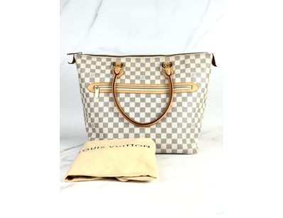 Designer Vault (A979) - Lot 5502