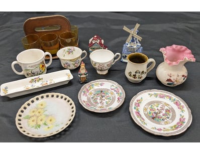 The Curio Collection (A996) - Lot 2076