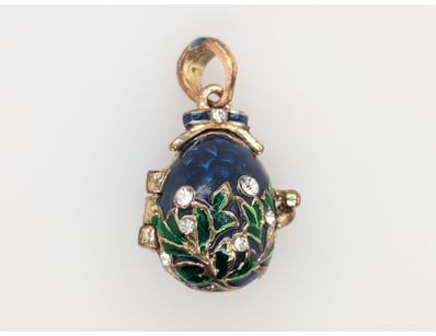 GOLD PLATED CZ EGG PENDANT


583010+31


