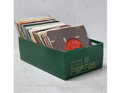 Gadgets, Music & Pastimes (SAA1001) - Lot 4127