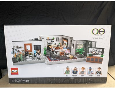 **UNRESERVED** LIFETIME COLLECTION OF LEGO PART... - Lot 345