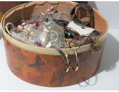 The Curio Collection (A985) - Lot 2507