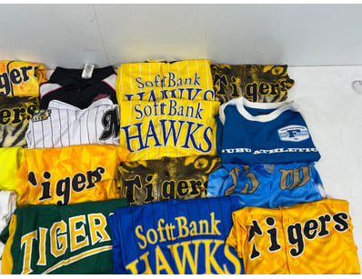 Entire Vintage Clothing Store Liquidation (ON11... - Lot 388