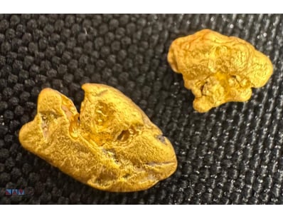 0.934 GRAMS AUSTRALIAN GOLD NUGGETS

Dimensions: H...