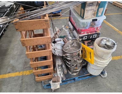 Assorted lot of restaurant catering items, includi...