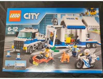 **UNRESERVED** COOKIE'S LIFETIME COLLECTION OF ... - Lot 520