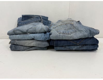 Entire Vintage Clothing Store Liquidation (ON11821) - Lot 63