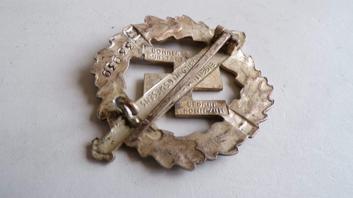 SA Sports Badge in Silver - Rare 1st Pattern