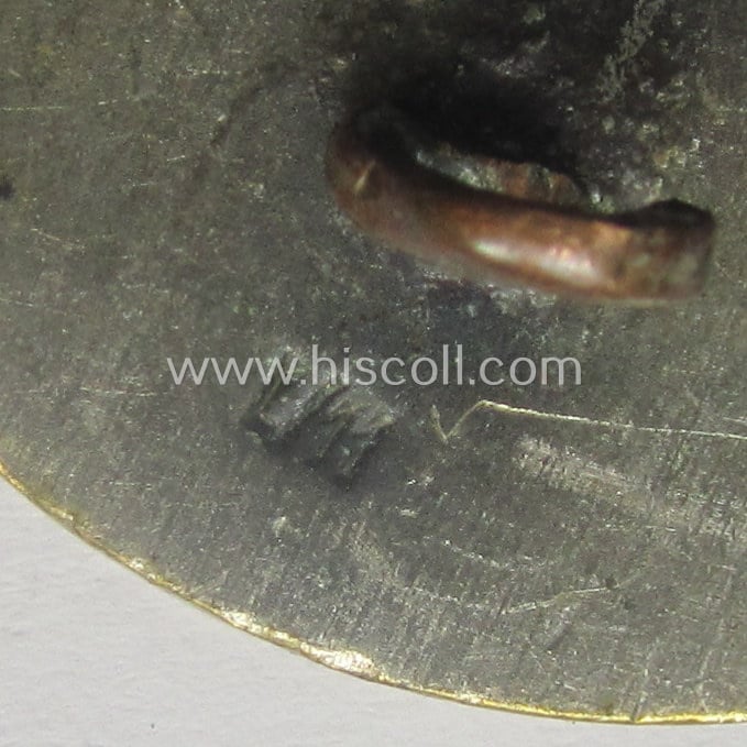 'Buntmetall'-based and maker- (ie. 'L/11'-) marked! - example of a silver-class wound-badge (or: 'Verwundeten-Abzeichen in Silber') as was produced by the: 'Wilhelm Deumer'-company