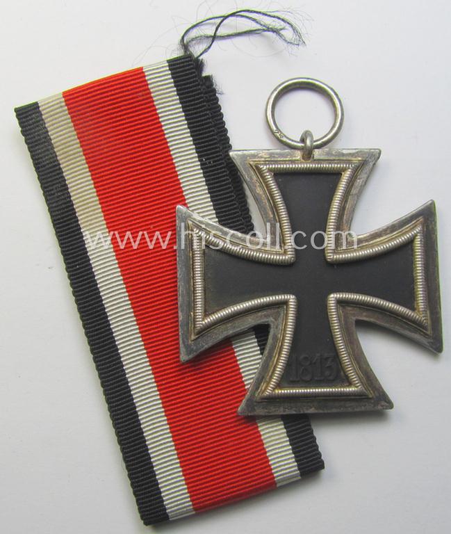 'Eisernes Kreuz II. Klasse' being a clearly maker- (ie. '24'-) marked example by the: 'AG der Hanauer Plakettenhersteller'