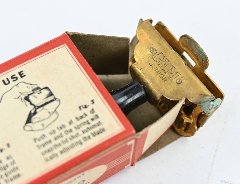 US WW2 GEM Safety Razor in Box