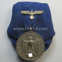 Silver-toned, WH (Heeres o. KM) so-called: 'Einzelspange' showing...