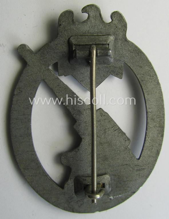 Superb - and nowadays rarely seen! - 'Heeres-Flakkampf-Abzeichen' being a non-maker-marked- and/or zinc- (ie. 'Feinzink'-) based specimen of the so-called: 'pillow-crimped'-pattern (as was produced by a to date still unidentified maker)