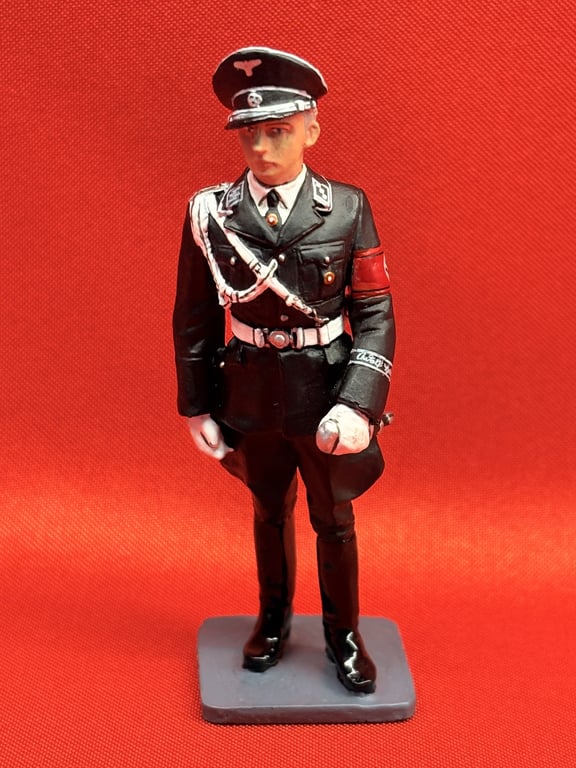 LEIBSTANDARTE SS ADOLF HITLER KING & COUNTRY FIGURE COLLECTION. ADDITIONAL PHOTOS