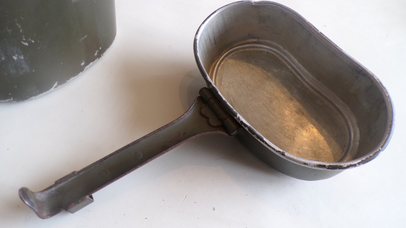Rare Pre-War Matching RZM M6/44 1938 Aluminum Mess Tin - 85% Original Paint