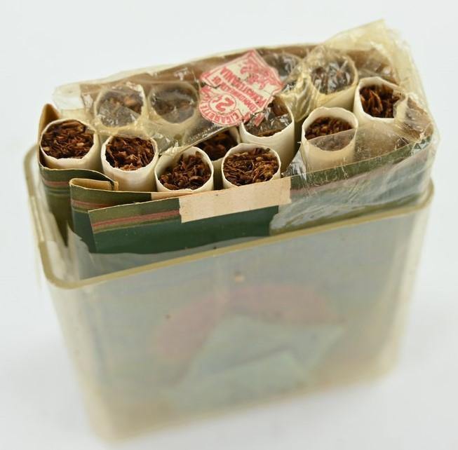 US WW2 Package of Lucky Strike Cigarets with Case
