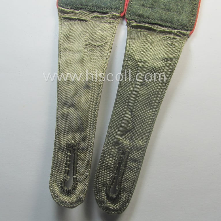 Stunning pair of WH (Heeres) NCO-type (ie. 'M40- o. M41'-pattern-): 'summer-type'-shoulderstraps (being of the model as was specifically intended for usage onto the 'Windjacke') as was intended for a: 'Feldwebel eines Pz- o. Panzerjäger-Rgts.'