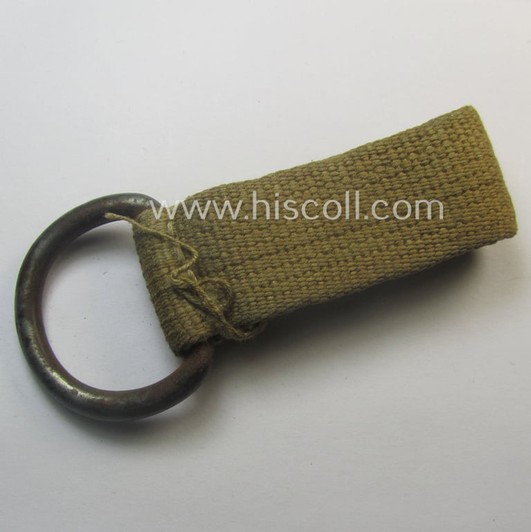 Neat - albeit regrettably single! - example of a WH (Heeres, LW etc.) greenish-beige-coloured- and/or linnen-based, 'tropical'-issued: 'Tragelasche' (ie. 'D-ring-loop') being a non-maker-marked example