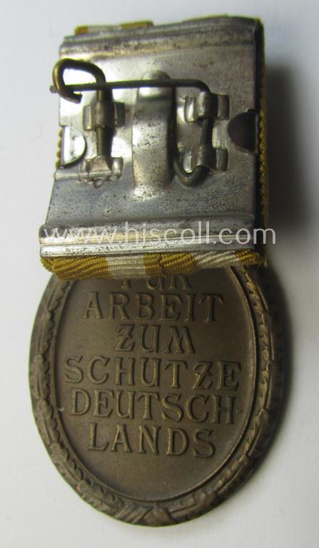 Single-pieced - and non-detachable! - WH medal-bar (ie. 'Orden- o. Einzelspange') showing a: 'Deutsches Schutzwall Ehrenzeichen' (aka: 'Westwall'-medal)