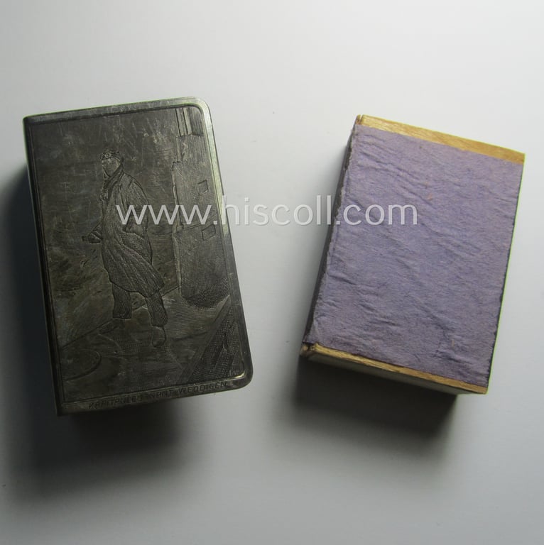 Superb - and luxuriously styled! - WWI-period (ie. 'Reichsmarine o. U-Boot'-related) 'souvenir-item' (ie. match-box holder) showing a (detailed engraved!) illustration of the (famous) U-Boot-ace and 'Pour la Mérite'-bearer: 'Kapitänleutnant Weddigen'