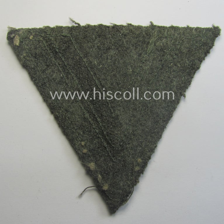 WH (Heeres) 'Armwinkel' (or: arm-chevron) as executed on typical field-grey-coloured wool as was specifically intended for usage by a soldier with the rank of: 'Obergefreiter'