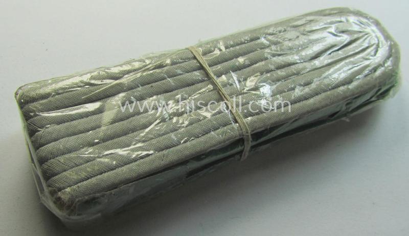 Pair of WH (Heeres), officers'-type shoulderboards: 'Leutnant der Jäger- o. Geb.Jäger-Truppen'