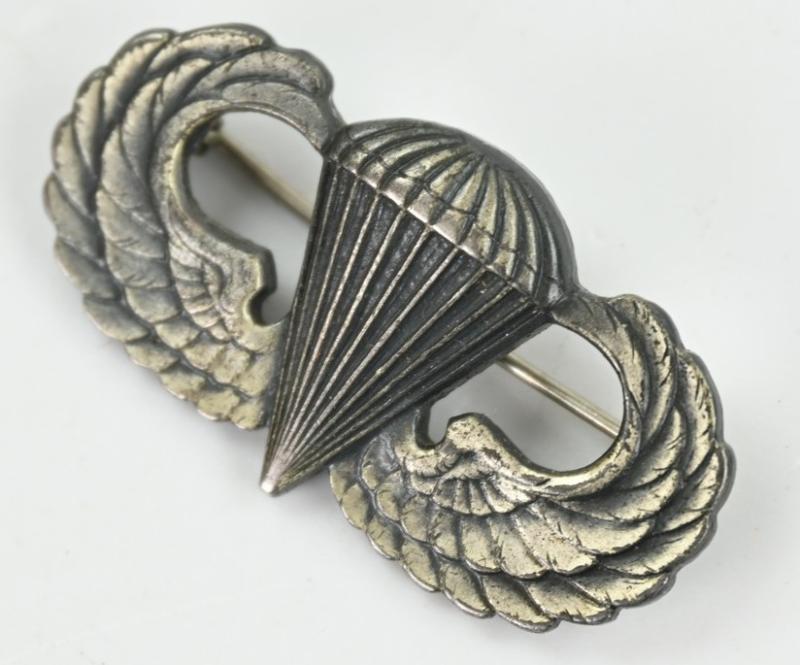 US WW2 paratrooper Jumpwing 'Robbins & Co.'