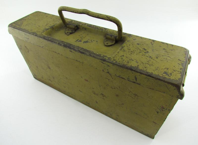 Tan Painted MG34/42 'Patronenkasten 41'