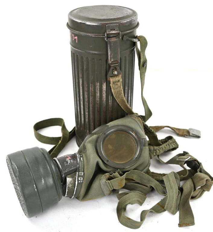 German WH Panzerjager Trooper Gasmask Set