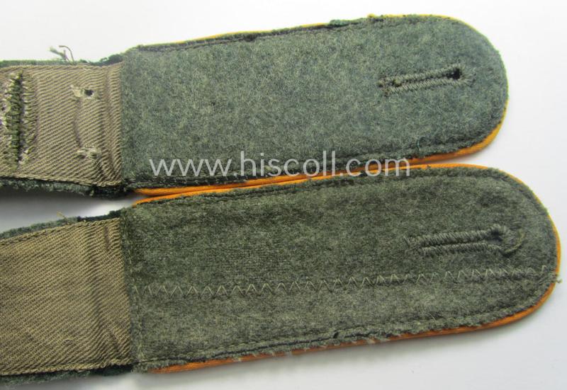 Pair of WH (Heeres) early-war-period- (ie. 'M40'-pattern), EM-type shoulderstraps as was intended for a: 'Soldat eines Kavallerie- o. Reiter-Rgts.'