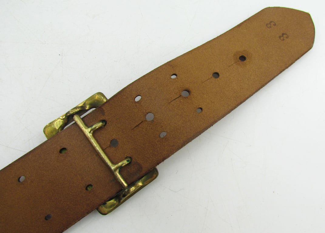 U.S. Sam Browne officer’s belt in brown leather,