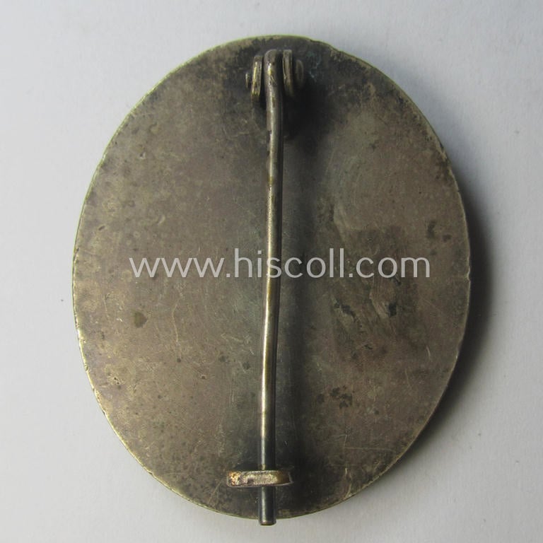 'Verwundeten-Abzeichen in Silber' (being a non-marked- and typical 'Buntmetall'-based example)