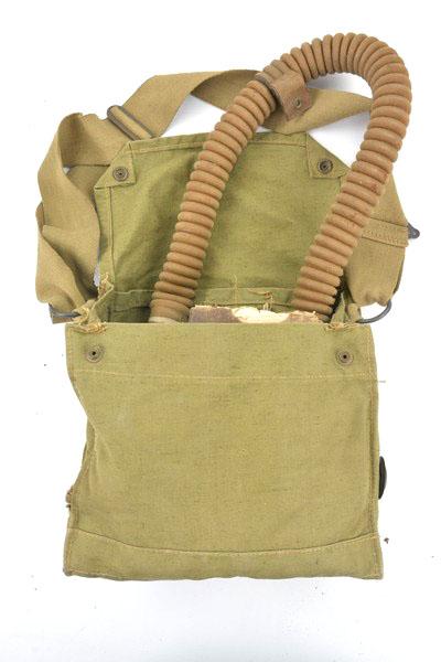 British WW2 Artillery/Navy Gasmask Set