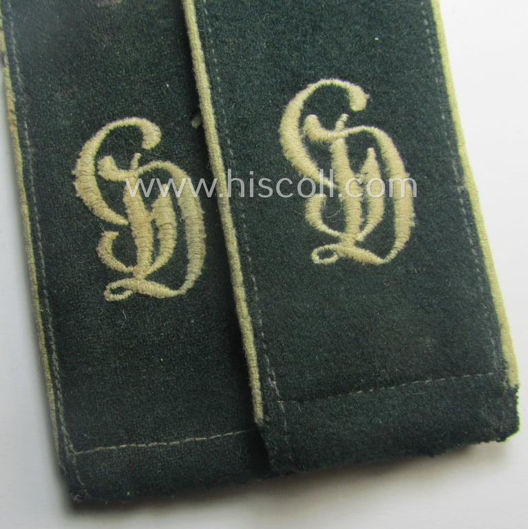 Truly used - matching, moth-damaged but nevertheless rarely encountered! - pair of WH (Heeres), early-war-period (ie. 'M36 o. M40'-pattern styled-) EM-type shoulderstraps as intended for a: 'Soldat eines Inf.-Rgts. der “Grossdeutschland”-Div.'