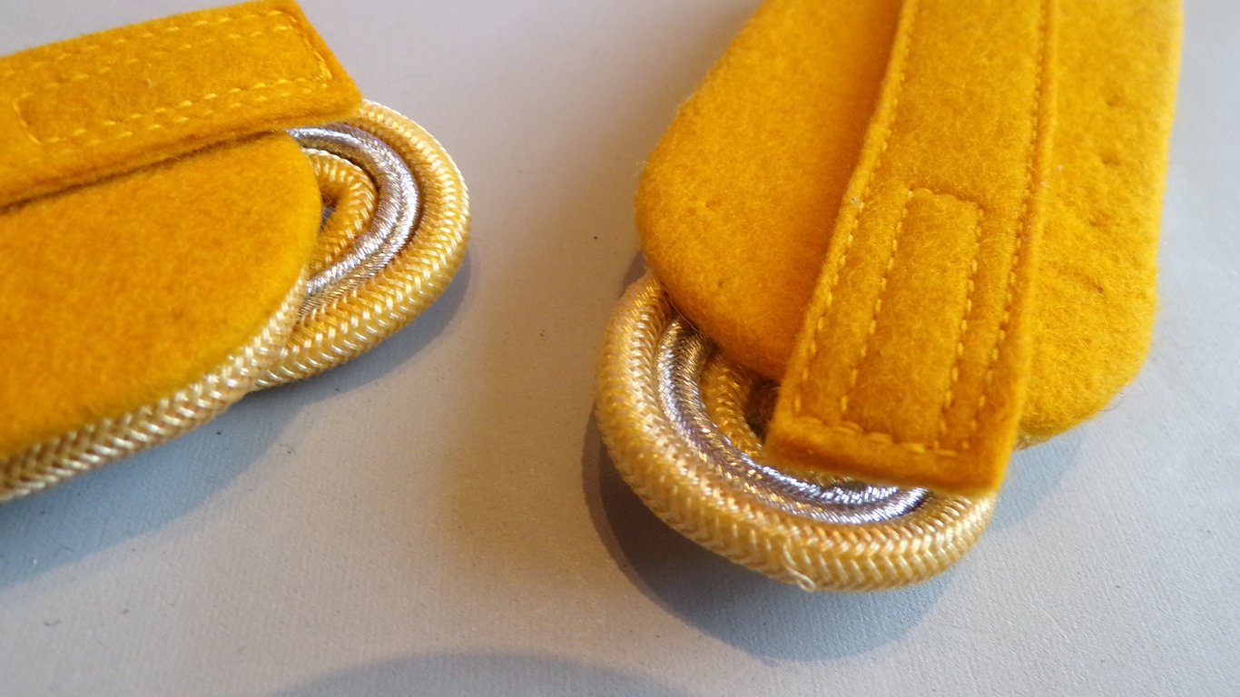 Rare Unissued Generalmajor Cellon Shoulder Boards