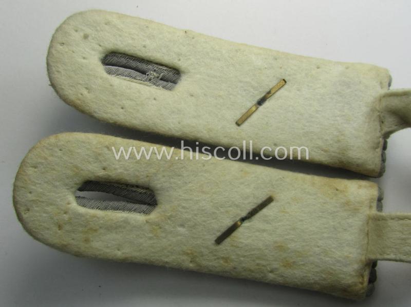 Pair of WH (Heeres) officers'-type shoulderboards: 'Oberleutnant eines Infanterie-Rgts.'