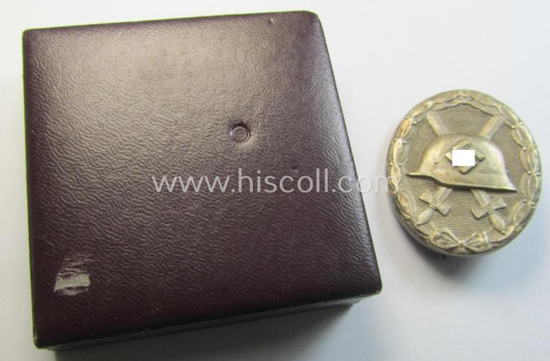 Attractive, 'Verwundeten-Abzeichen in Silber' being a non-maker-marked- and typical 'Buntmetall'-based example that comes stored in its maker- (ie. 'Hauptmünzamt Wien'-) marked- & period-etui as recently found