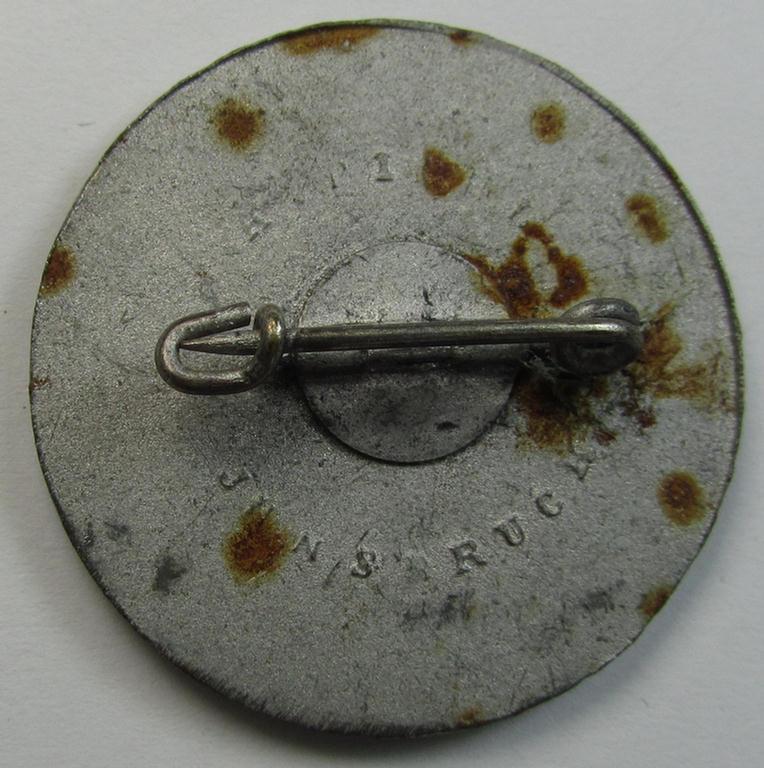 Attractive, WHW- (ie. 'Winterhilfswerke'-) related day-badge (ie. 'tinnie') or: 'Veranstaltungsabzeichen des Standschützenverbandes Tirol-Vorarlberg' depicting the text: 'W.H.W. Opferschiessen 1942/43'