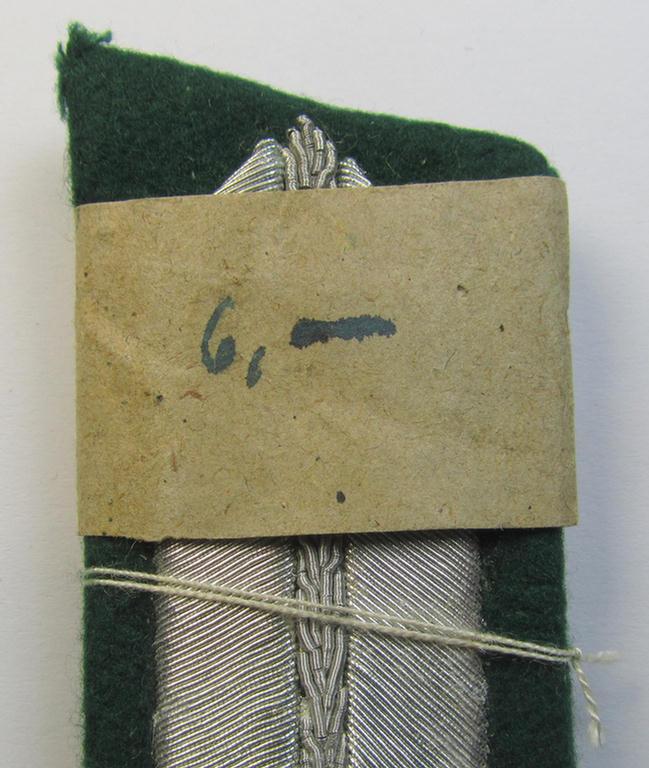 Attractive - and matching! - pair of RAD- (ie. 'Reichsarbeitsdienst') hand-embroidered, officers'-type collar-tabs (of the 2nd pattern) as mounted onto a green-coloured background as was intended for a medium-ranked RAD-officer ('mittlere Führer...