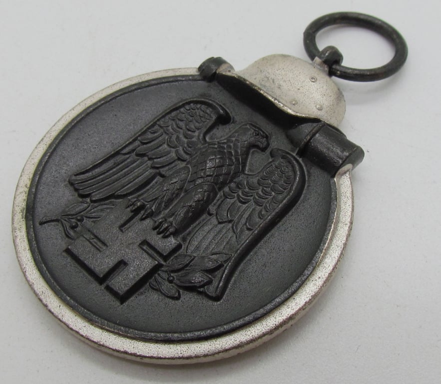 Winterschlacht im Osten 1941-42 Medal, Maker 3 (mint)