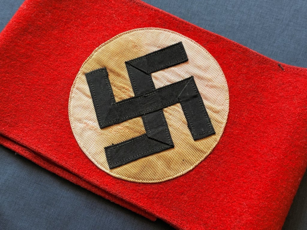 WWII GERMAN POLITICAL LEADERS NSDAP THIRD REICH NAZI ARMBAND FINE CONDITION.