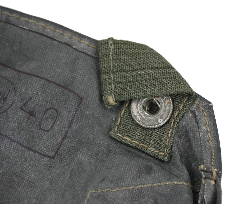 German WH M31 Gascape Pouch