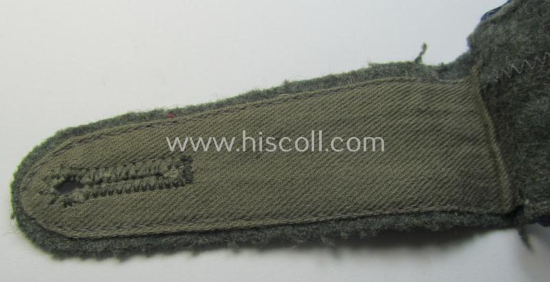 Attractive - moderately used albeit regrettably single! - so-called: 'M41- (ie. M43-) pattern', WH (Heeres) EM-type shoulderstrap as was intended for a: 'Soldat eines Sanitäts-Abteilungs o. Rgts.'