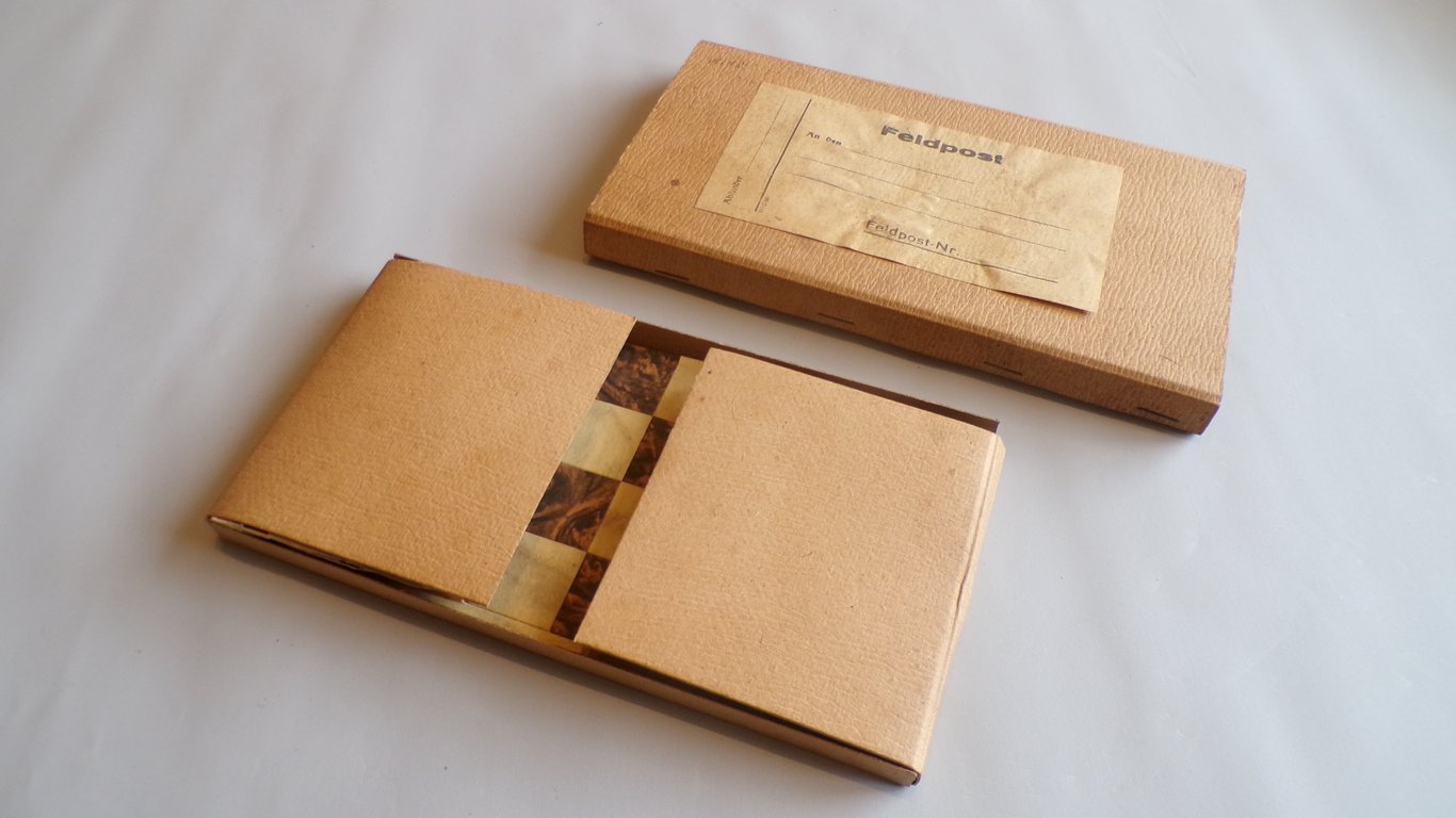 Feldpost Pocket Board Game Set (Schach & Mühle)