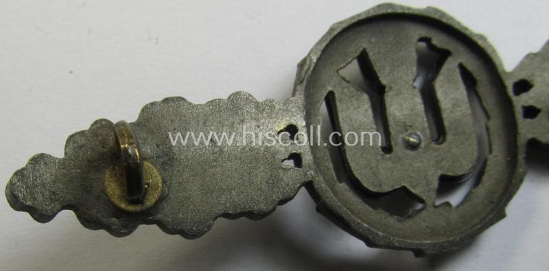 Attractive - truly converse-shaped! - zinc- (ie. 'Feinzink' and/or partly 'Buntmetall'-) based- and non-maker-marked example of a WH (Luftwaffe) 'Frontflugspange für Kampfflieger in Bronze'