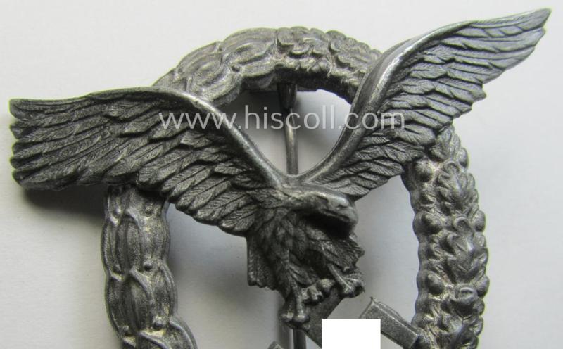 Later-war-period WH (Luftwaffe) 'Flugzeugführer-Abzeichen' (or: pilots'-badge) being a typical zinc- (ie. 'Feinzink'-) based and/or non-maker-marked example by the: 'Friedrich Linden'- (ie. 'FLL'-) company