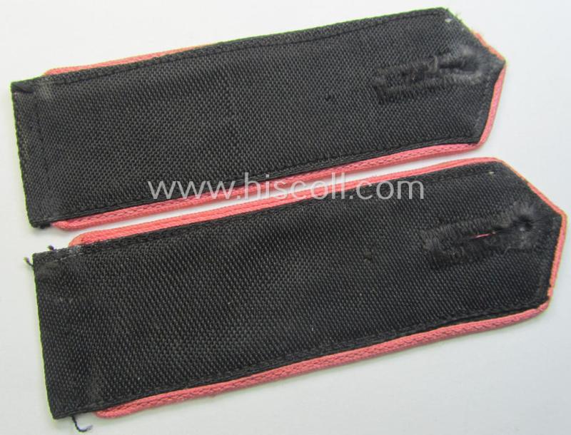 Pair of bright-pink-piped so-called: 'Motor-HJ'-shoulderstraps as was intended for a: 'Hitlerjunge' who served within the 'Bann 539' (539 = 'Bann Vöcklabruck' in the 'Gebiet Südost Oberdonau'